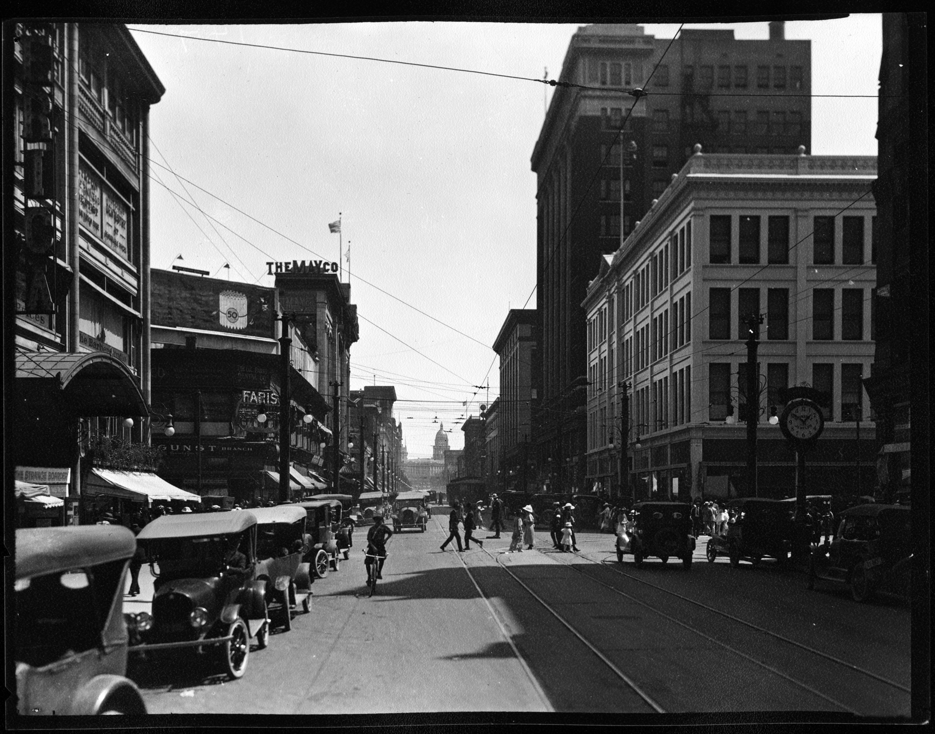 Archival tour photograph 21